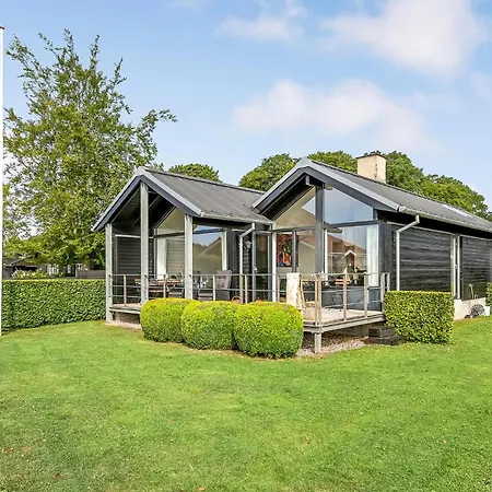3 Bedroom Stunning In Holiday home Haderslev